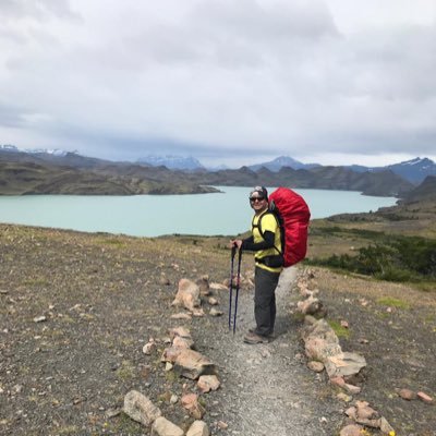 Ing. Químico, Líder de Calidad, Hincha AZUL, Anticomunista, Trekkero Montañista.