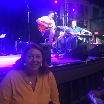 elisanielson's profile picture. Loves family and football (especially Packers, Alabama and St. X Tigers). I used to love politics but rational political dialogue is dead.