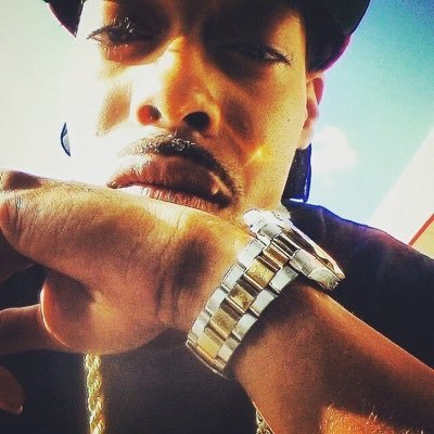 ThatsTha1Dude's profile picture. IG:ThatsTha1Dude  🗣on u niggas necks like gas ⛽️ station jewelry‼️ #SharkLivinENT Presents 🎁 #Solid The Compilation #ComingSoon‼️☔ 🙏🏽💪🏽