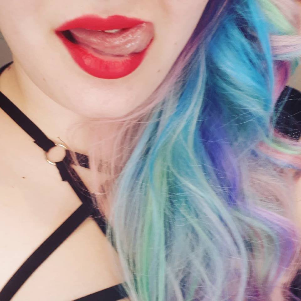 25yo 🦄 BBW cow 🐮 Everything feederism 🍫 shy nerd 🙈 porn provider 💖