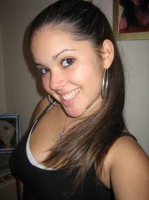 Romantica, aventada, leal con quien lo es conmigo.