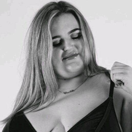 lalagreeze's profile picture. just a student