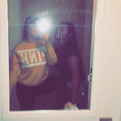 Angelli90234525's profile picture. Just here to reply :))