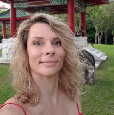 JulieGaia's profile picture. Traveling & teaching partnership sexual skills professionally on original life events in Prague and on-line. We all need deep sexeducation for happylife.