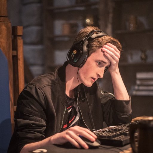 Ex Gwent pro. Now a streamer, youtuber & competitive CCG player | @TFT focus right now
