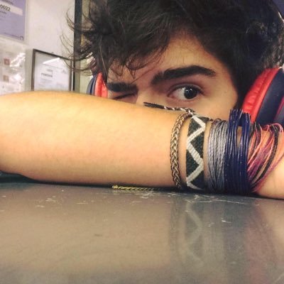 Músico Artista Comunicador social Intento de escritor ciudadano global
