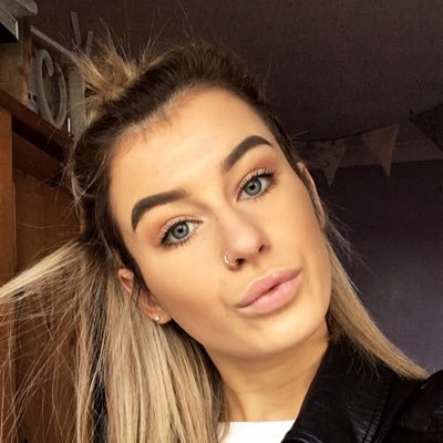 Roze78's profile picture. 