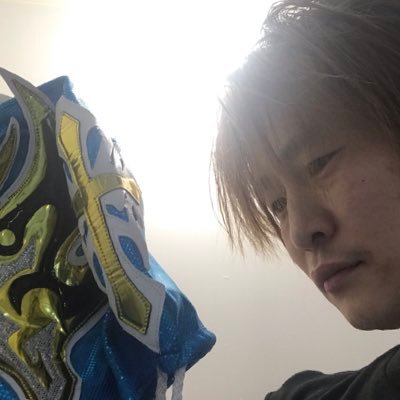 札幌プロレスバー店長の、たかしです。営業時間20時～6時迄。皆様お待ちしております。