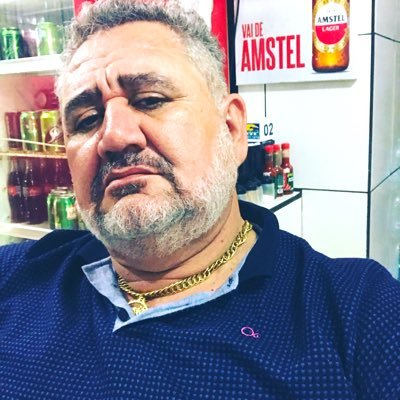Sou uma pessoa calma alegre que gosta muito de viver a vida ! Conhecer pessoas fazer novas amizades ! Conhecer novos lugares culturas! Ser feliz e fazer feliz