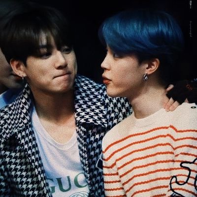 AraujoLudmila's profile picture. Sou Jungkook Stan, com muito orgulho^^💜