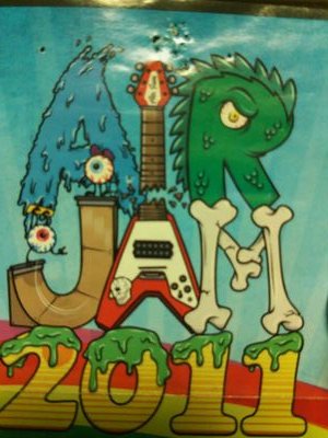 そこいらの格闘技好きです。 Punk Rockも好きです。 よろしくです。 息子がキックボクシングのプロになりました。 温かい目で見てあげて下さい。応援よろしくお願いします。