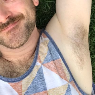 he/him/his  Queer dude who loves sweaty pits and all your hairiest parts. 👬💍@navypeas3