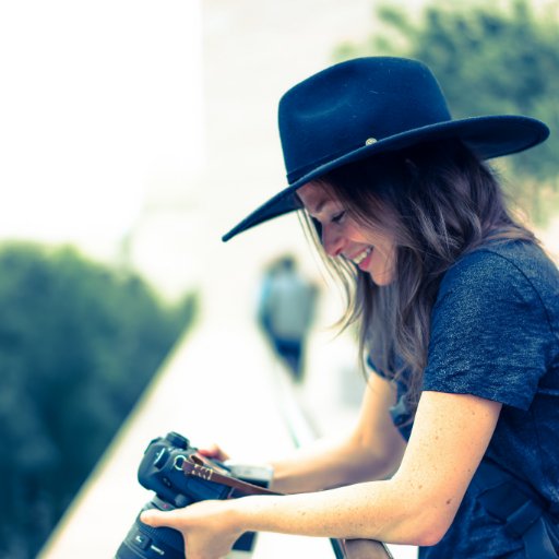 longfully's profile picture. photo assistant life