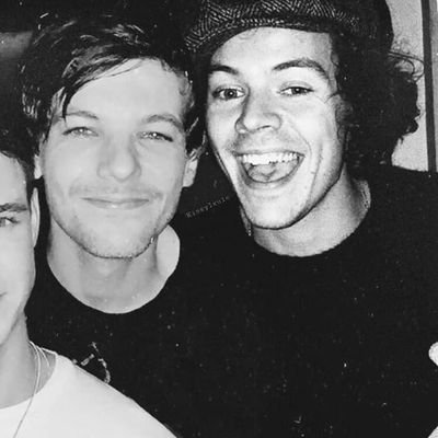VERDE Y AZUL SIEMPRE JUNTO💚💙😍
HARRY+LOUIS=❤️
LARRY IS REAL❤
Promise❤