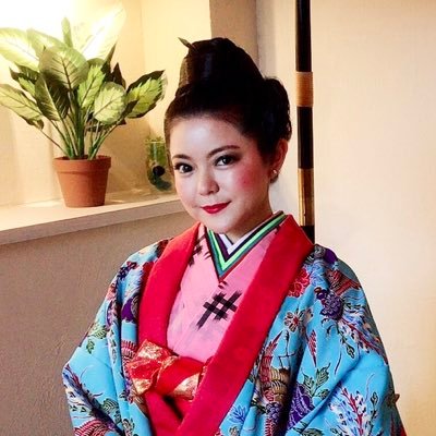 okinawa_hitomi's profile picture. 泡盛の女王Finalirt🌸与那国島と大宜味村のハーフ♪首里育ち🤗泡盛PRや沖縄の情報発信♪旅行ツアーコンダクター🚌🚩Like💕#泡盛 #三線 #ベリーダンス #旅行 #グルメ #美容【https://t.co/6DsHHIUAsi】