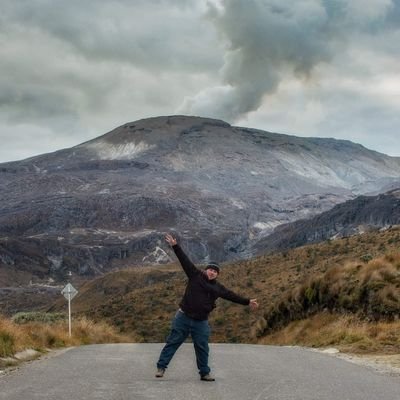 Biólogo, fotógrafo científico y de naturaleza, divulgador y emprendedor