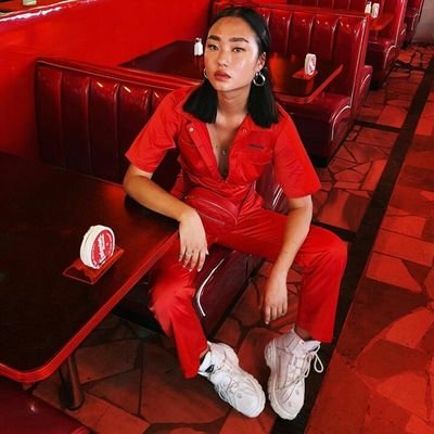 L4URIC3's profile picture. dumb ass bitch.