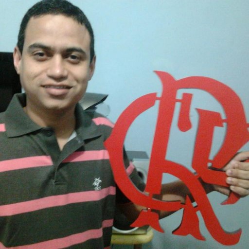 Começo a conhecer-me. Não existo. Sou o intervalo entre o que desejo ser e os outros me fizeram...