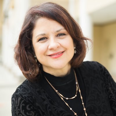 La Reverenda Ana V. Quintana Bird, original de Puerto Rico, es la actual ministro asociada de Unity Church of the Triangle en Raleigh, NC