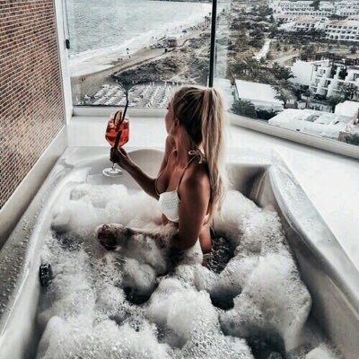 selfcarebeauty2's profile picture. 