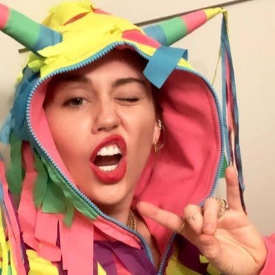 xxzesxxz's profile picture. simple boy