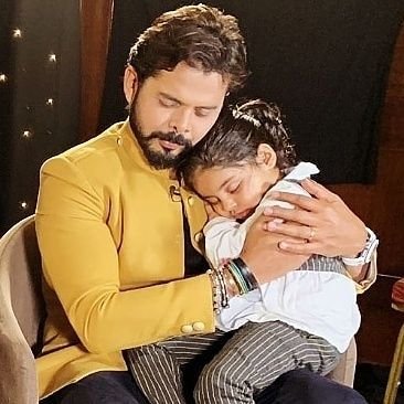 Shruti05601265's profile picture. Biggest Cricket lover ...

My forever love #Virat & #Sree