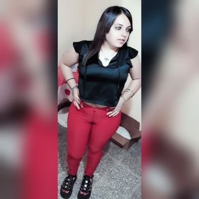 YamiiNatti's profile picture. La gente que no es feliz rompe mucho las pelotas.

Yamaha Crypton👊✊
 🇮🇹 VR 46🏁 ¡Quien abandona no tiene premio!💎
 Instagram: @yami_natti