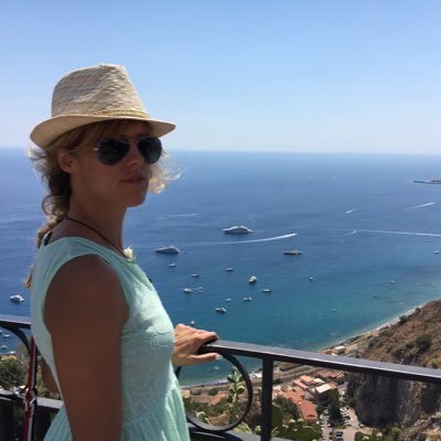 iOS & Flutter developer. Crossfiter🏋🏼♀️. Opinions are my own and my whippets