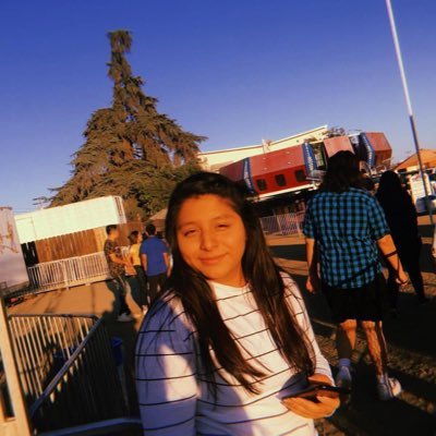 _raquelac's profile picture. add me on insta: x.x.x.raquel.x.xx 🤪