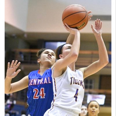 AdriaunaMayfie2's profile picture. All Iowa Attack // Central “22