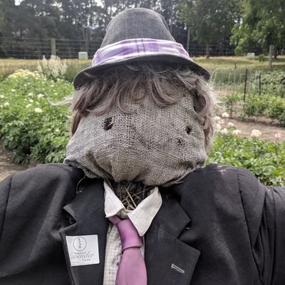 chilidog0's profile picture. Son, Brother, Husband, Father | Staff writer @wolfsuitgames | Screenwriter | Born, raised, and living in Los Angeles | (he/him/his)