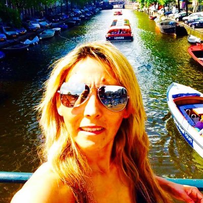 Deportista de corazón Amo la playa , el Sol sonreír , viajar sentir libertad