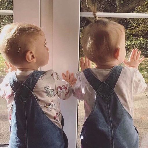 Mummy to ID twins and creator of twins website, Living With Peas. LWP is home to the multiples collaboration platform, The #SuperSquad!