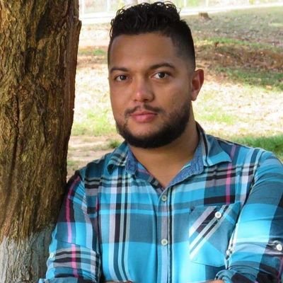 smolinac21's profile picture. Funcionário público de Alcaldía de Bello. Amante del campo, la natación y los animales.