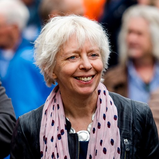 Antoinette zorgt voor droge voeten door een goed watersysteem. Ecologische waterkwaliteit is belangrijk, net als weidevogels en vismigratie.