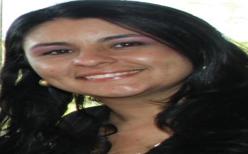 Diretora de Jornalismo na Rádio O Caminho FM, radialista e escritora.