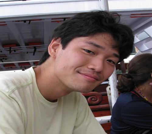 Nissei biologist born in Brazil, @Rio de Janeiro and with PhD. in Ecology and Evolution. Interested in understanding life, yoga and photography.