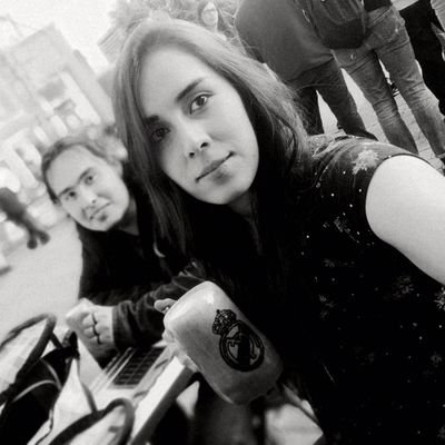 Katherinetaufer's profile picture. Letras violetas suenan unos años más tarde y hasta los poetas visten con ellas.