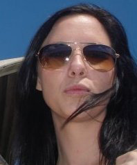Marketing mad professional, social media fanatic and totally fascinated by SEO and the online community.