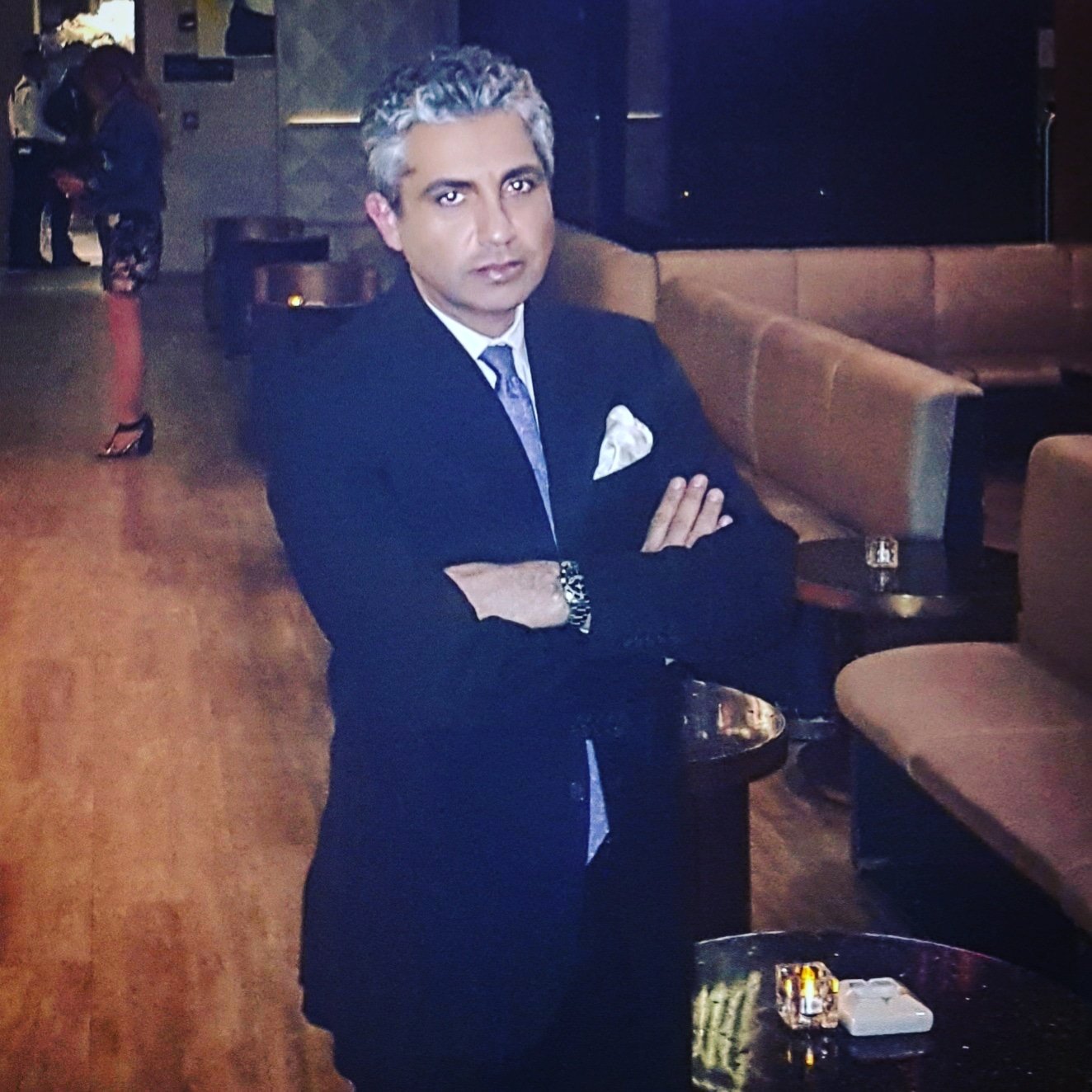 FarinamFrm's profile picture. برو کار می‌کن، مگو چیست کار
که سرمایهٔ جاودانی است کار

نگر تا که دهقان دانا چه گفت
به فرزندگان چون همی خواست خفت
که : « میراث خود را بدارید دوست