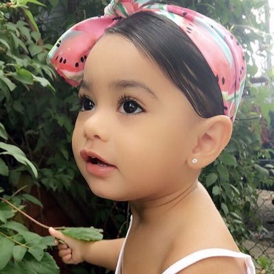 My Momma is a Queen, and my Dadda is a King. I'm the princess who has @ValiantSmut and @RitaOreo wrapped around my finger.