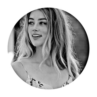 OFHAUNTINGMINX's profile picture. «мagιc doeѕ тнaт..ιт waѕтeѕ yoυ away, once ιт grιpѕ yoυ вy тнe ear, тнe real world geтѕ qυιeтer & qυιeтer υnтιl yoυ can нardly нear ιт.» •—|Rp|oc|мѕ|мc|вι|18+|