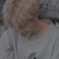 mitsukumii's profile picture. bless the baby boys known as bts. rip jonghyun, you’re with the stars now 🌌