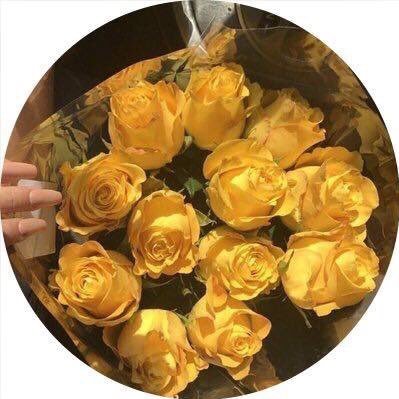 كرساله أخيرة: لعلي أبقى جميلاً في قلبك إذا رحلت ولعلك تذكرني فجأة ثم تبتسم💛'