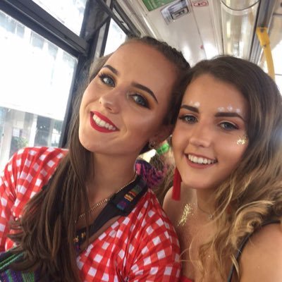 niamhwa32905330's profile picture. 