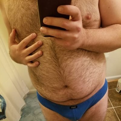 North Carolina (recently relocated to Chicago) gay cub enjoying the dirtier side of Twitter.