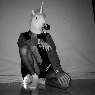 meio loko, meio reflexivo
CONTATO: twitadolescente@hotmail.com
