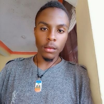 Journaliste, Animateur, présentateur, Graphiste, Photographe, Vidéo Graphe, Communicateur,etc.