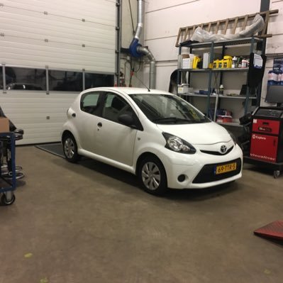 NieuwkoopJohn's profile picture. Ook voor reparatie en onderhoud alle merken aan De sluis 15-8 in Dussen tel. (06) 24 42 24 23 of (0416) 53 10 95