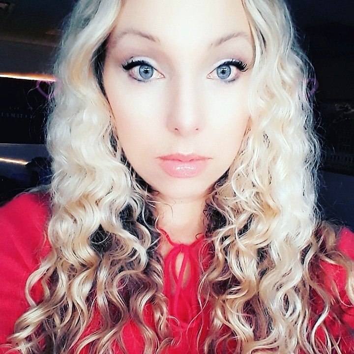 Writer. Teacher. Superhero. https://t.co/1PLW3uTuJW